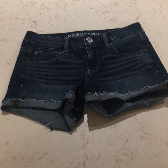 American Eagle shortie fray jean shorts SZ 2 - Picture 1 of 8